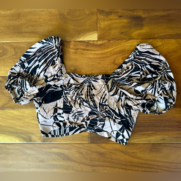 Wild Fable Floral Summer Crop Top size Small - Picture 3 of 4